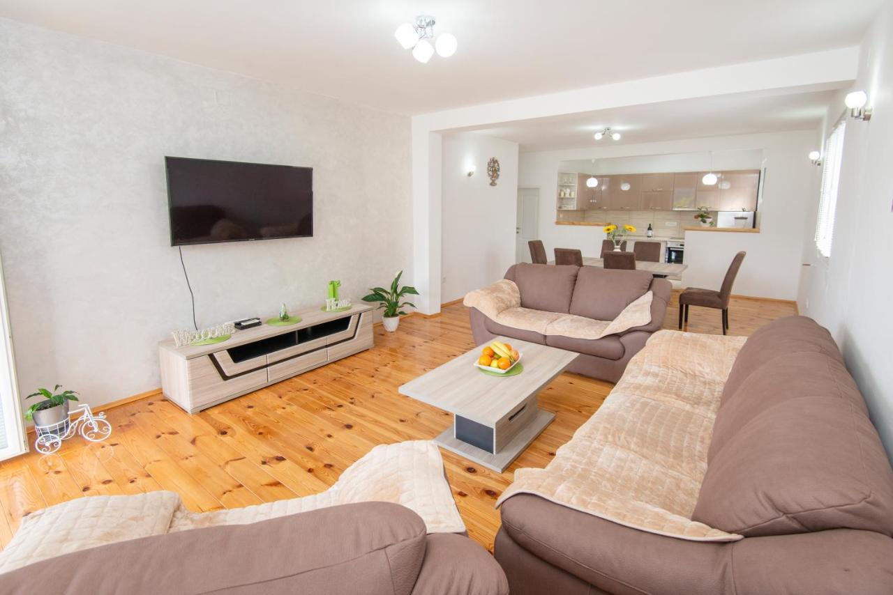 Apartment Galiot Kotor Luaran gambar